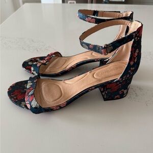 NWT Lane Bryant Floral Ankle Strap Heels Size 12W